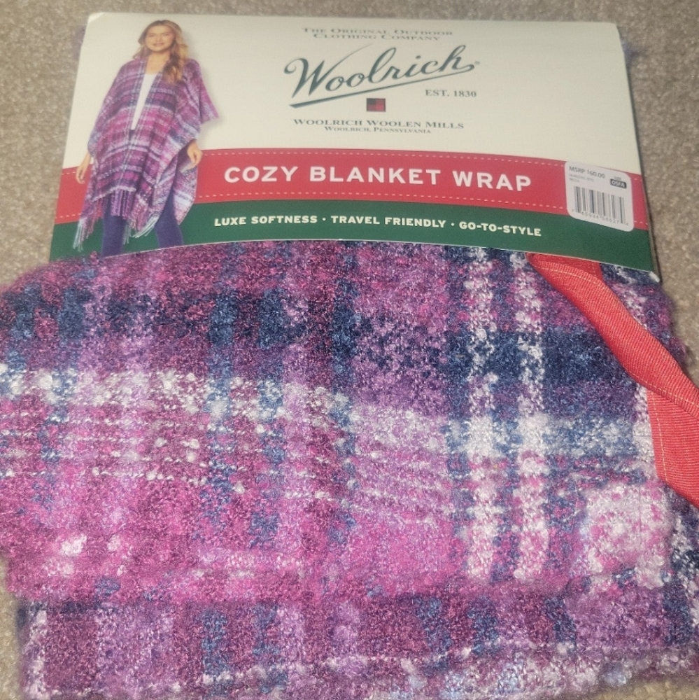 Cozy blanket rap by woolrich